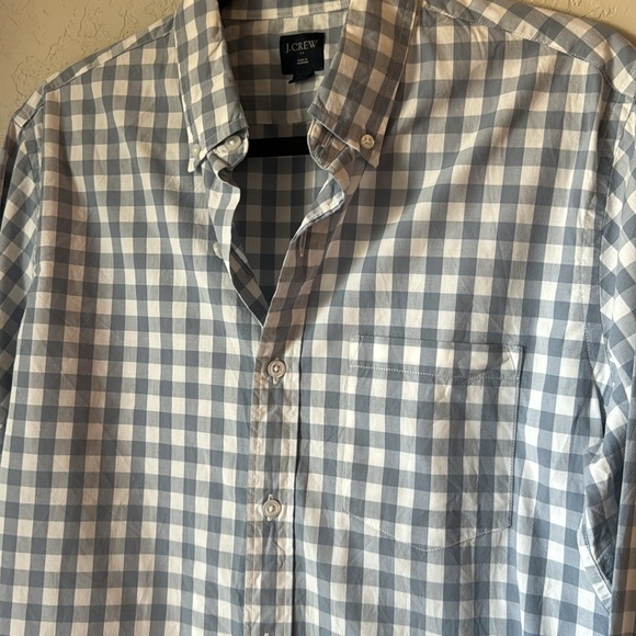 Excellent condition J Crew button down - Picture 4 of 6